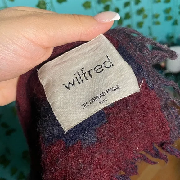 Aritzia Wilfred Blanket Scarf - Picture 4 of 16